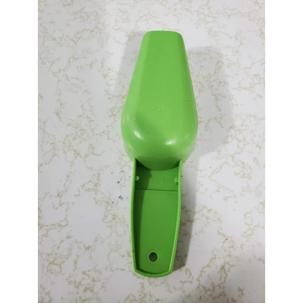 Tupperware Vintage Style Handy Scoop Green 878-4